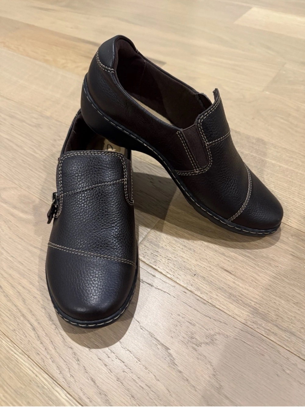 Clarks Women's Dark Brown Leather Slip-On Loafers Cora Harbor 6.5